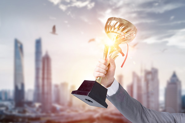 如何設計以績效為（wéi）基礎的（de）薪酬和獎勵體係？