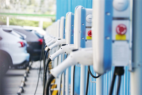 每5輛電（diàn）動汽（qì）車就有2個充電樁，精益生產管理怎麽（me）看？