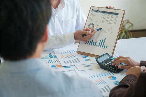 預算調整機製看似靈活，應對市場變化為（wéi）何仍顯滯後？