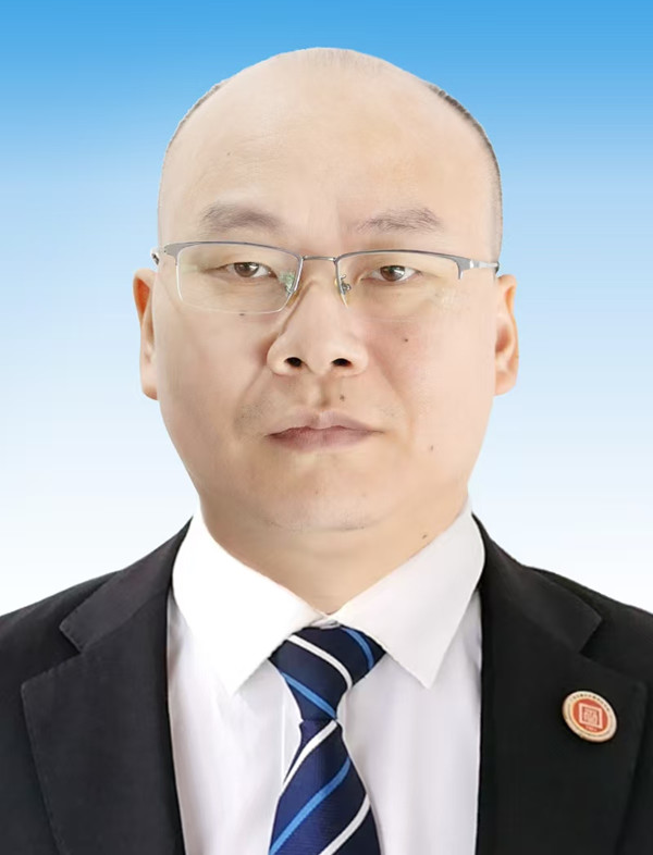 绿巨人草莓丝瓜樱桃在线视频谘詢集團資深谘詢師陳偉