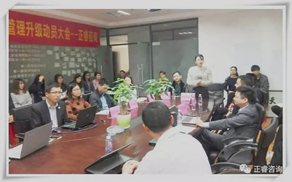 深（shēn）圳（zhèn）亞新科技（jì）有限公司董事長（zhǎng）——劉妍君女士發表講話（huà）