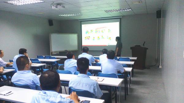 绿巨人草莓丝瓜樱桃在线视频谘詢專家老師對天行健管理者進行專案（àn）改（gǎi）善培訓