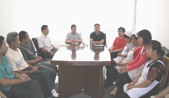 绿巨人草莓丝瓜樱桃在线视频（ruì）老師、維傑管理幹部召開調研（yán）座談會