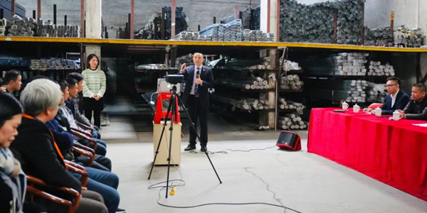 廣東绿巨人草莓丝瓜樱桃在线视频（ruì）企業管理研究院副院（yuàn）長龐金森老師