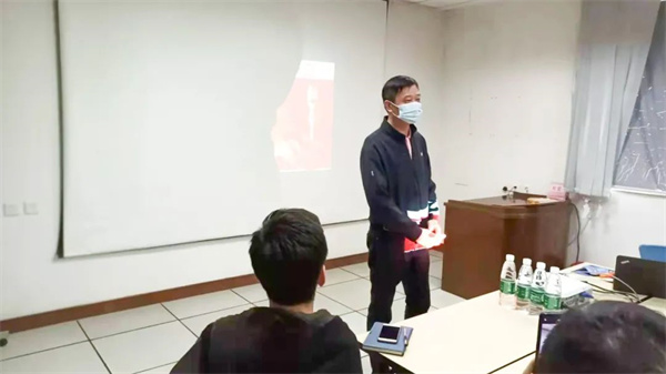 興隆（lóng）生產（chǎn）廠長段小林先生發言