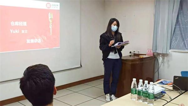 興隆倉庫經理Yuki女（nǚ）士發言