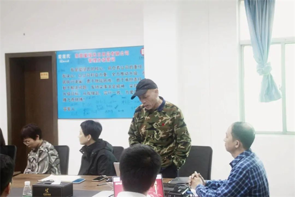 愛屋氏（shì）董事長何繼柏先生（shēng）發表講話