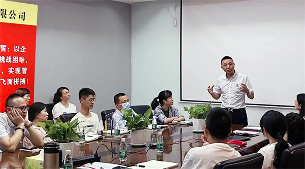 正（zhèng）睿谘詢集團總經理龐金森老師致辭