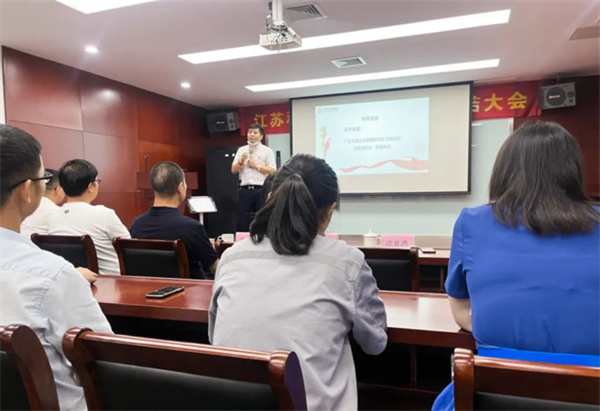 廣東绿巨人草莓丝瓜樱桃在线视频企業管理研究院項目總監塗亞清老師致辭