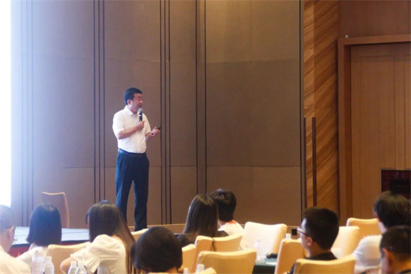 绿巨人草莓丝瓜樱桃在线视频研究院副院長王棡老師培訓現場