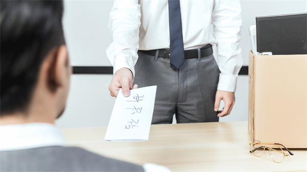 人力資源谘詢：如何處理員工離職和維護公司聲譽