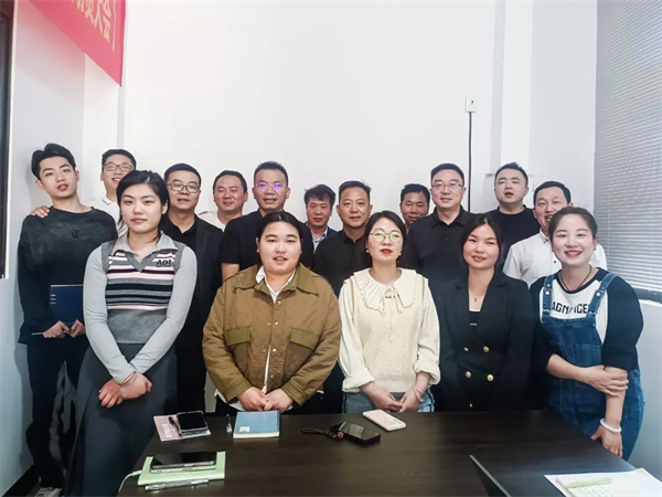 寧波（bō）銳展（zhǎn）五金製品有限公司“營銷管理（lǐ）升級”項目啟動合（hé）照