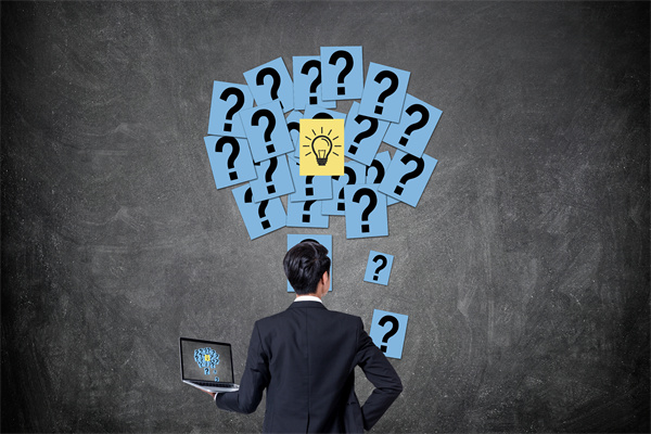 「集團管控谘詢」如何管理多個業務單元？