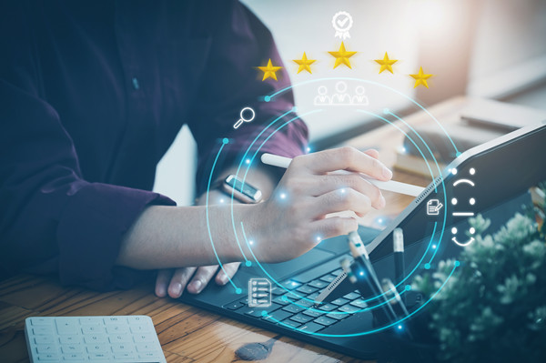 如（rú）何根據行業和市場狀況進行薪酬調整？