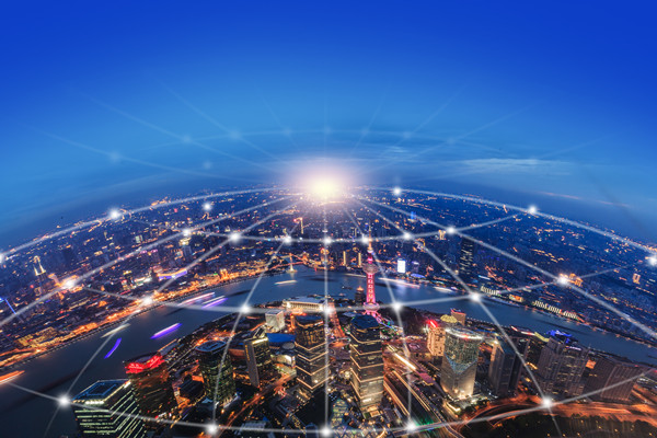 行業洞察與企業戰略：戰略谘詢公司的雙重智慧