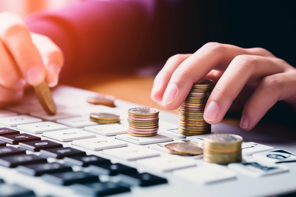 跨行業薪酬（chóu）對比分析：掌握行情，引領企業薪酬戰略