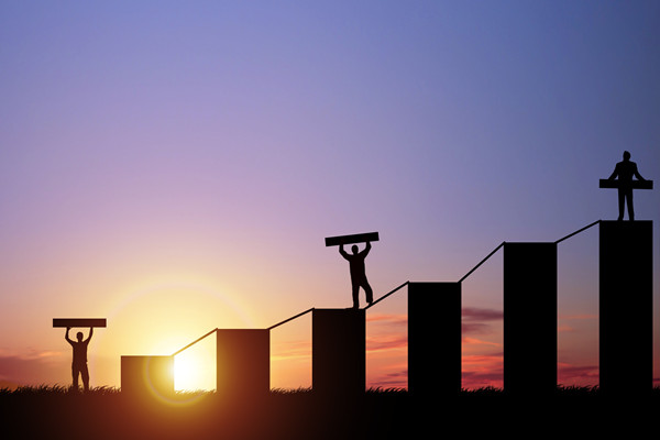 年度經（jīng）營（yíng）計劃評估優（yōu）化：實時監控調整（zhěng），提升效益