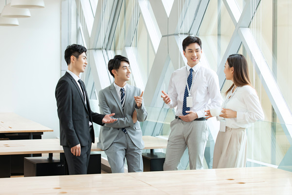 培訓與發展：提升員工（gōng）素質和（hé）企業競爭力的重要途徑