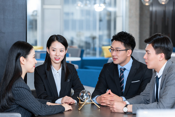 定（dìng）製化戰略方案：戰略谘詢公司（sī）的專業服務