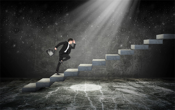 績效管理與員工成長（zhǎng）：構建人才梯隊，推（tuī）動組織發展