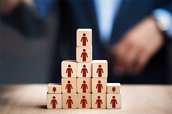 企業的發展戰略不僅僅是老板（bǎn）一（yī）個人（rén）的問題，還有誰？