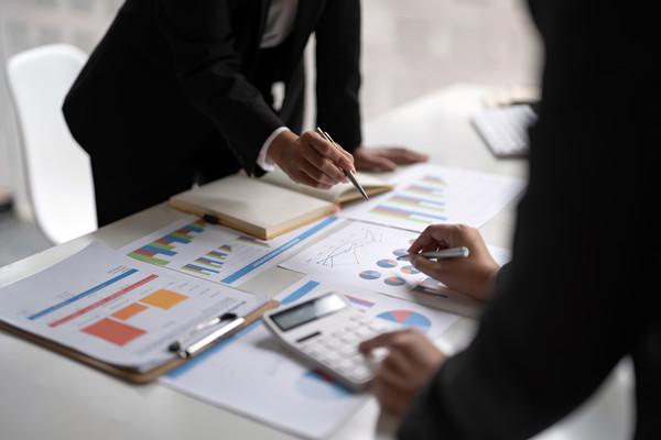 預算管理決策機構和預算的（de）日常工作機（jī）構分別是？