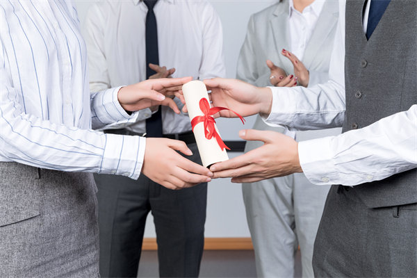 人力資源（yuán）激勵（lì）機（jī）製的物質激勵與非物質激勵怎麽運用？