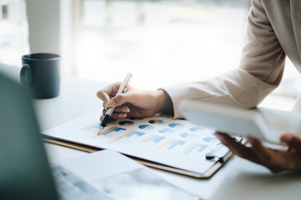 預（yù）算管（guǎn）理過程中如何（hé）有效應（yīng）對市場波動與不確定性？