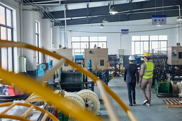 員工參與與領導力：推（tuī）動精益生產轉型的關鍵因素