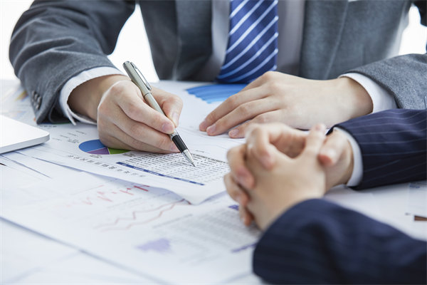 麵（miàn）對多元化（huà）團隊，如何實施個性化績效（xiào）評（píng）估策略？