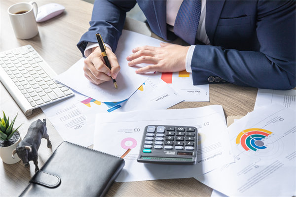 利用大（dà）數據與AI優化（huà）績效管（guǎn）理流程（chéng），提升（shēng）決策效率！