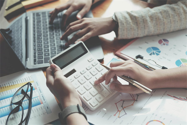 麵對（duì）經濟新常態，企業如何靈活調整預算策略？