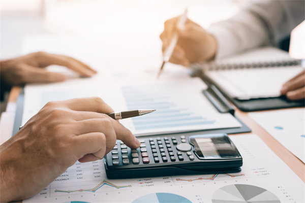 國際化企業如何（hé）跨地（dì）域製定公平合理的（de）薪酬標準？