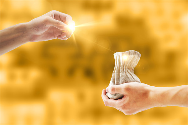 跑步入場（chǎng）的00後3天賺（zuàn）了3萬，對打工族有何啟示？