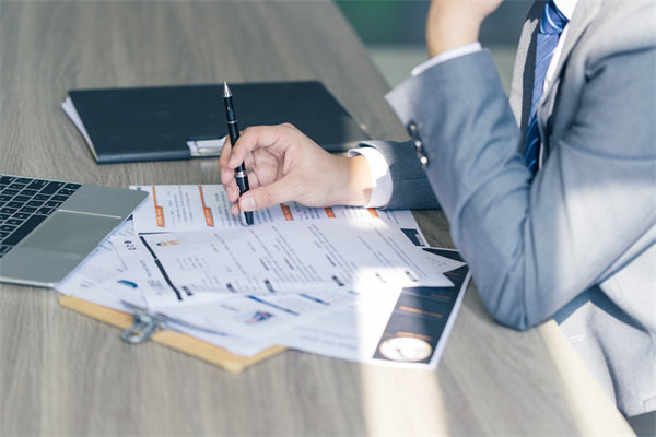 企業在招聘過程中，如何確保公平性與（yǔ）多（duō）樣性並存？