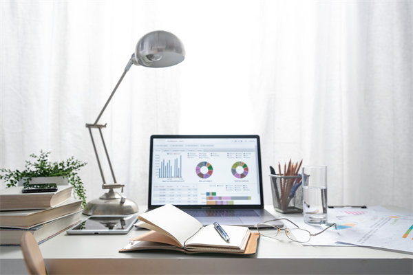 在遠程工（gōng）作模（mó）式下，如何（hé）有效監控與評估員工績效？