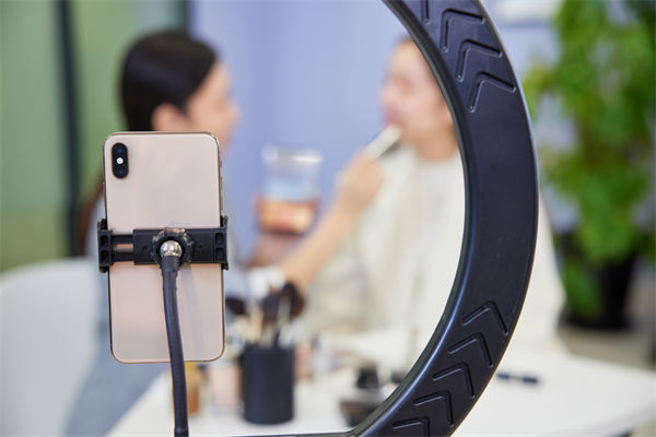 中國消費者（zhě）開始擁（yōng）抱俄貨，國內製造業怎麽應對？