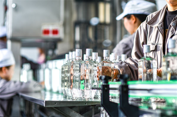 精益生產理（lǐ）念如何幫助企業實現（xiàn）持續的質量改進？