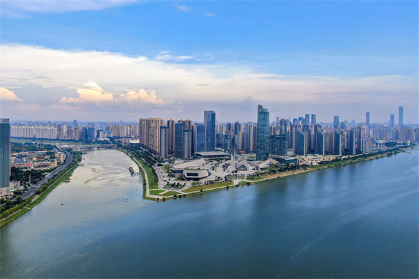 長沙戰略谘詢公司如何為企業定製差異化競爭（zhēng）戰略？