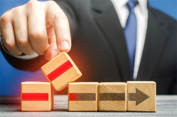 精益管（guǎn）理實施中，如何確（què）保持續改（gǎi）進機製的有效（xiào）運行？