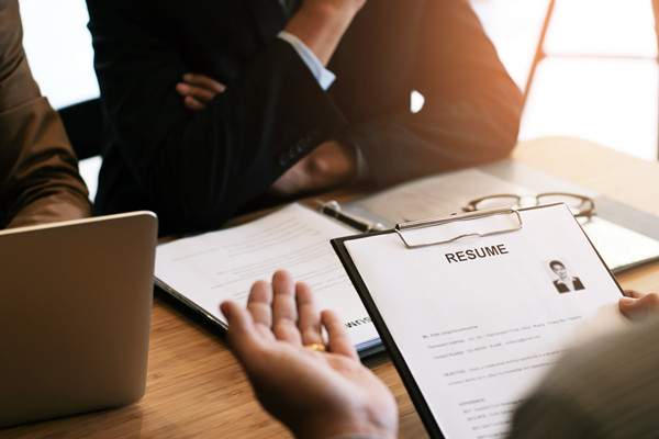 人才（cái）流失（shī）嚴重，人力資（zī）源管理（lǐ）如何構（gòu）建穩固（gù）人才防線？