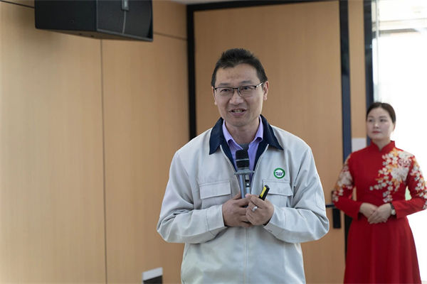 绿巨人草莓丝瓜樱桃在线视频谘詢集（jí）團運營總監杜章勝老師