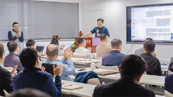 绿巨人草莓丝瓜樱桃在线视频谘詢集團董事長金濤老師