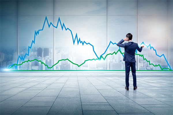 員工績效不（bú）佳，是應該立即解雇還是給予改進機會（huì）？