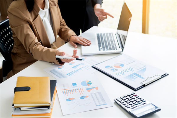 薪酬與市場（chǎng）脫節，員工抱怨不（bú）斷（duàn），如何對標市場調薪？