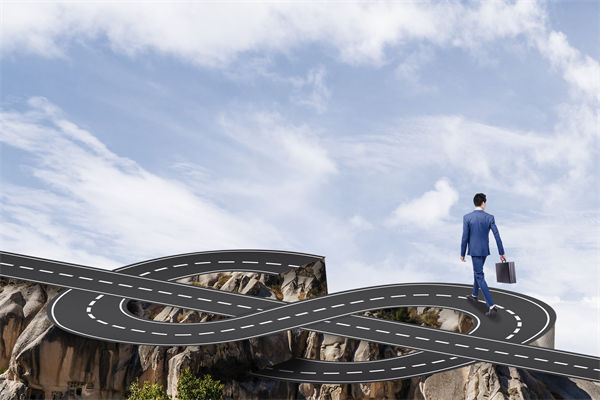 市場突變，現有戰略失效，怎麽調整戰略規劃才（cái）能破局？