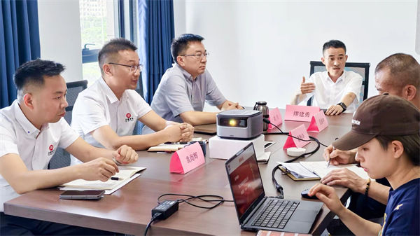 華（huá）瑋機（jī）械總經理繆建勇先生致辭