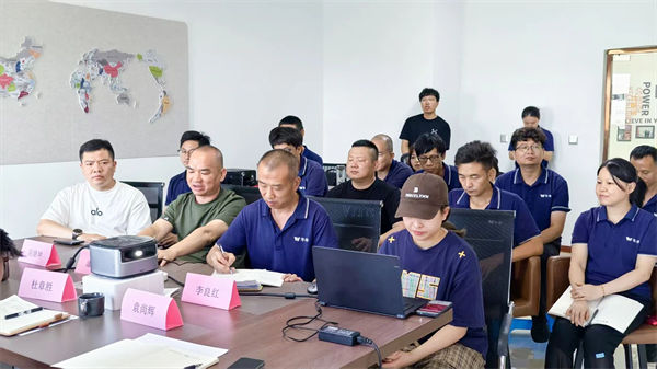 華瑋機械生（shēng）產總經理潘貽豐先生致辭