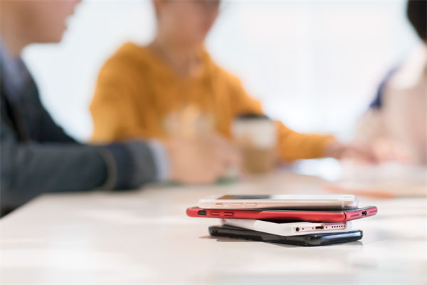 人力資源該（gāi）管控還是賦能？多數企業都（dōu）踩錯了管理節奏！