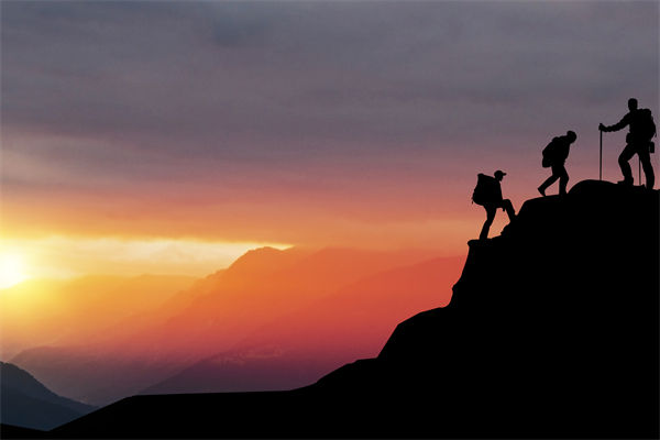 高層標（biāo）榜的文化理念，為何與（yǔ）基層執行完全兩張皮（pí）？